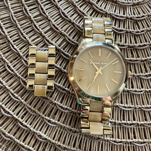 Michael Kors Gold Watch - Picture 6 of 8